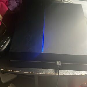 PS4 recently refurbished good shape no damage just text me a price